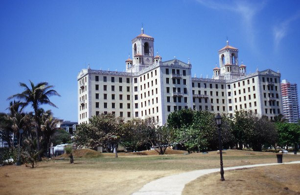 By Rom, Cuba, Voyage