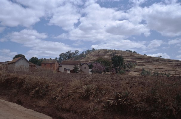 By Rom, Madagascar, Voyage