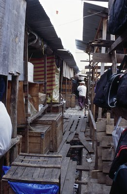 By Rom, Madagascar, Voyage