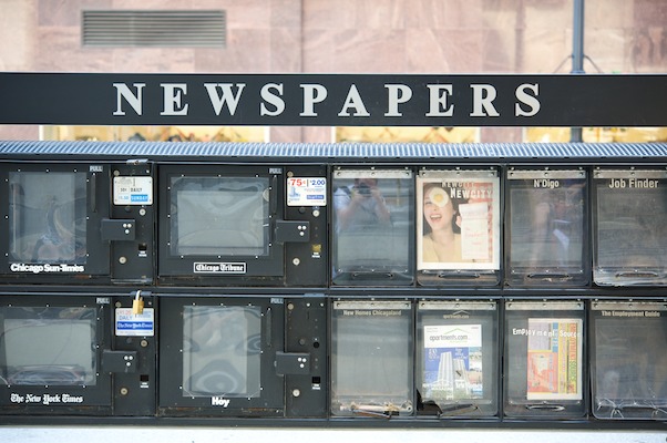 Les distributeurs de journaux ... Chicago, Geotagged, USA, Voyages