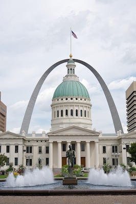 La Gateway Arch vue depuis la vieille ville. Illinois, Route66, USA, Voyages