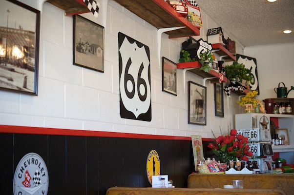 L'intérieur du Mid Point Café célèbre lui aussi la Route 66. MidPoint Cafe?, Route 66, Texas, USA, Voyages