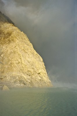 Le Kawa Ijen (Kawah Ijen) et l'enfer des mineurs de souffre, la majesté du Bromo au levé du jour